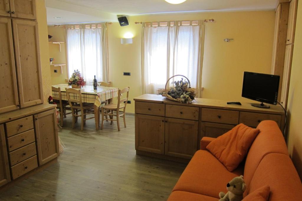 Chalet Del Sole per gruppi Livigno Camera foto