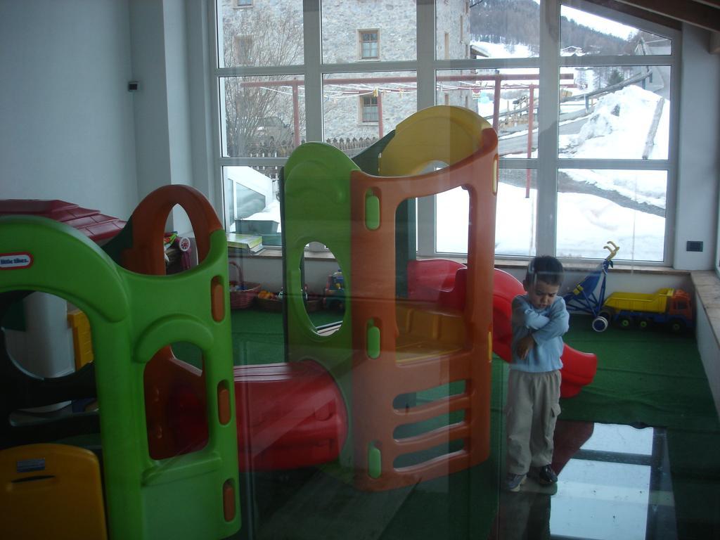 Chalet Del Sole per gruppi Livigno Esterno foto