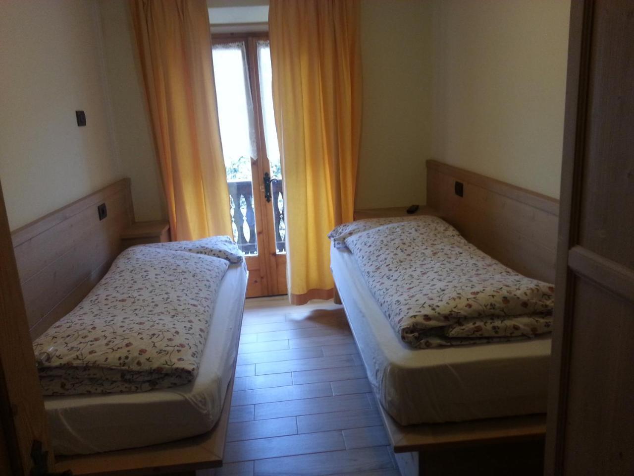 Chalet Del Sole per gruppi Livigno Esterno foto