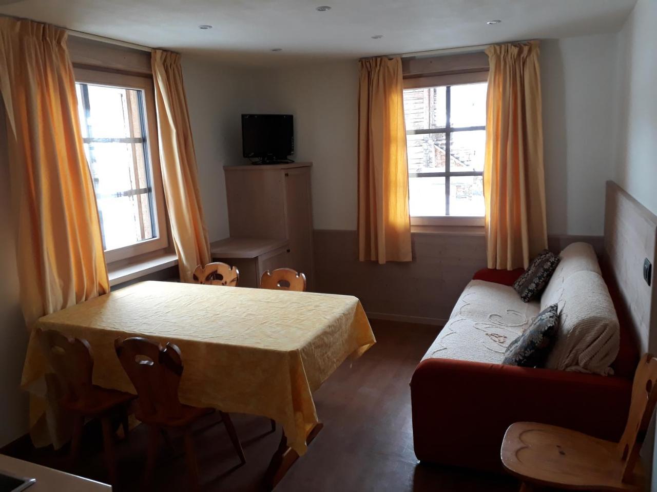 Chalet Del Sole per gruppi Livigno Esterno foto
